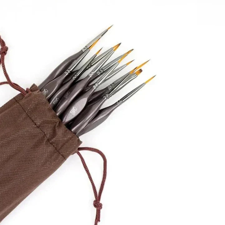 Penselset med 12 detaljpenslar för Paint by Numbers – i brun tygpåse